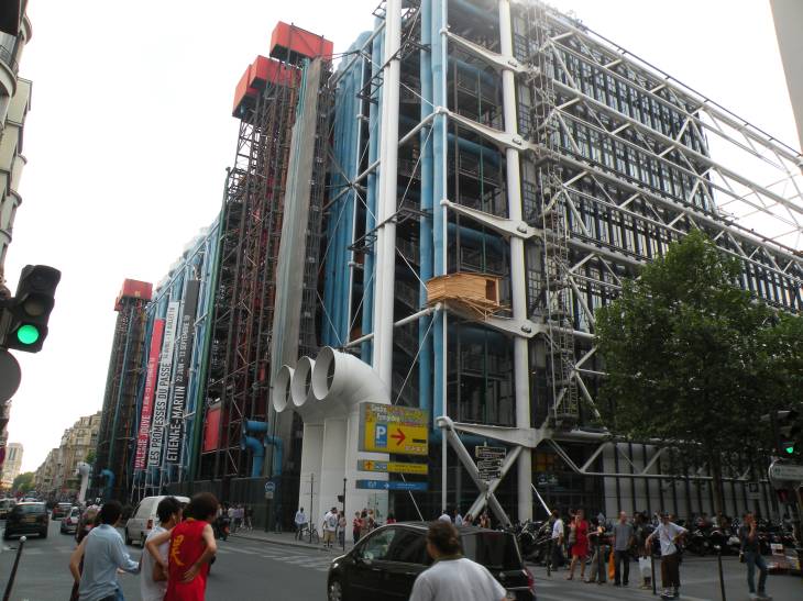  Centre Pompidou, rue du Renard